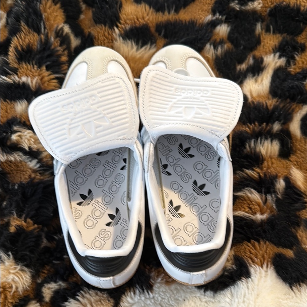 NWOT Adidas women White and Black Shoes